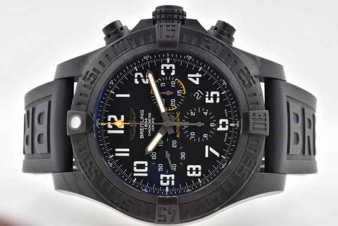  Breitling Avenger Hurricane 12h Breitlight XB0170E4 Black Dial Schwarz 