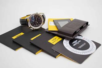 Thumbnail von Breitling Navitimer World deutsche Auslieferung im perfekten Fullset aus 2019