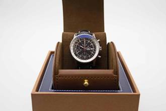 Thumbnail von Breitling Navitimer World deutsche Auslieferung im perfekten Fullset aus 2019