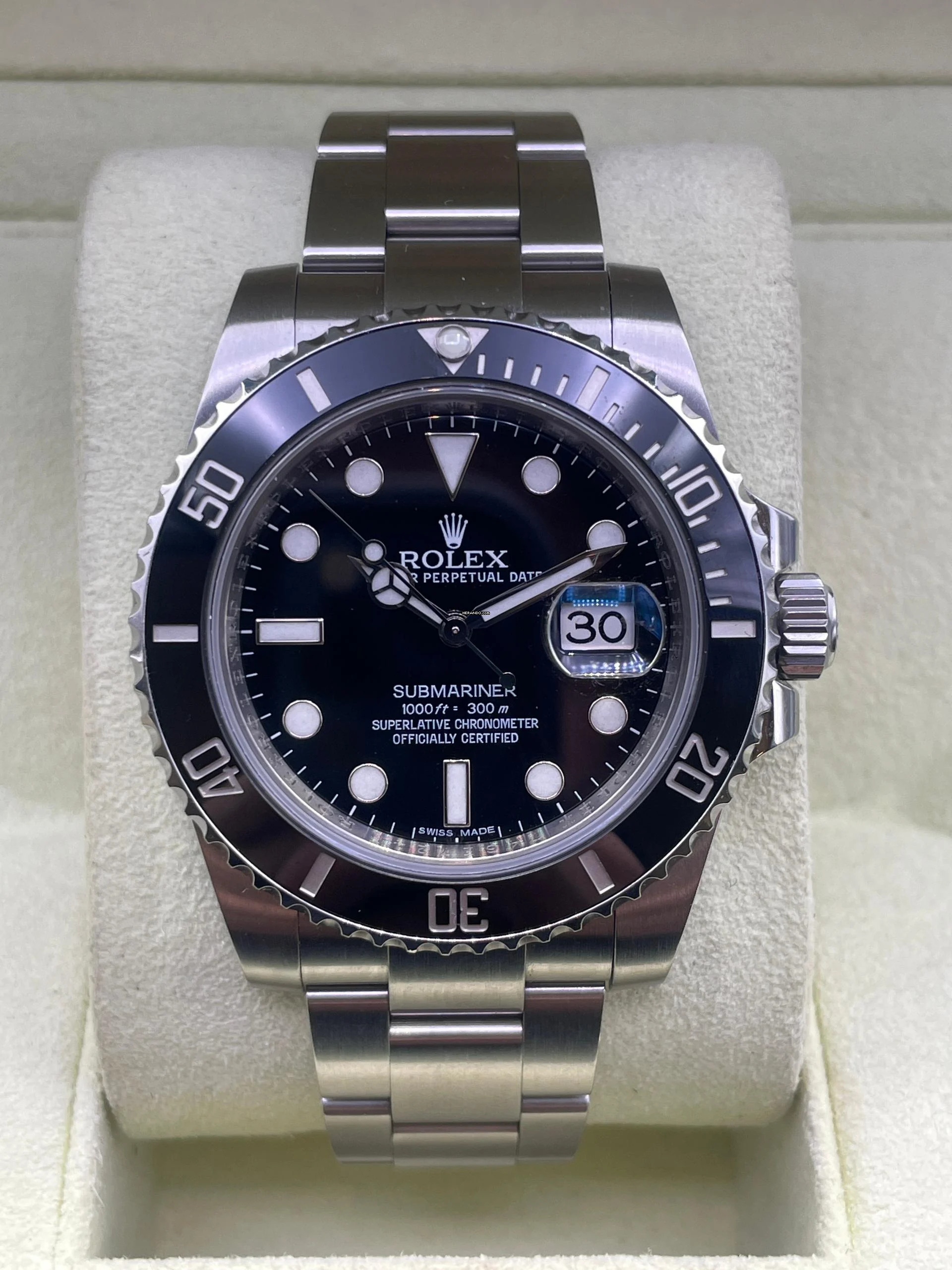 Rolex Submariner Date Black Dial 40mm Full Set with box and papers Lc Austria y.2014 