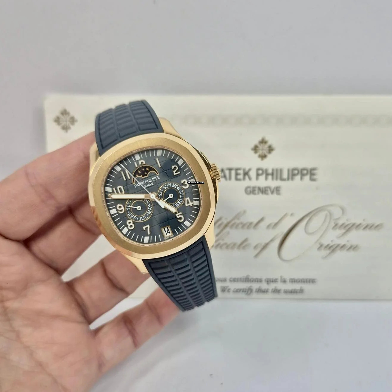  Patek Philippe Aquanaut LUCE Annual Calendar Ouro Rosé 40mm Automático Completo 