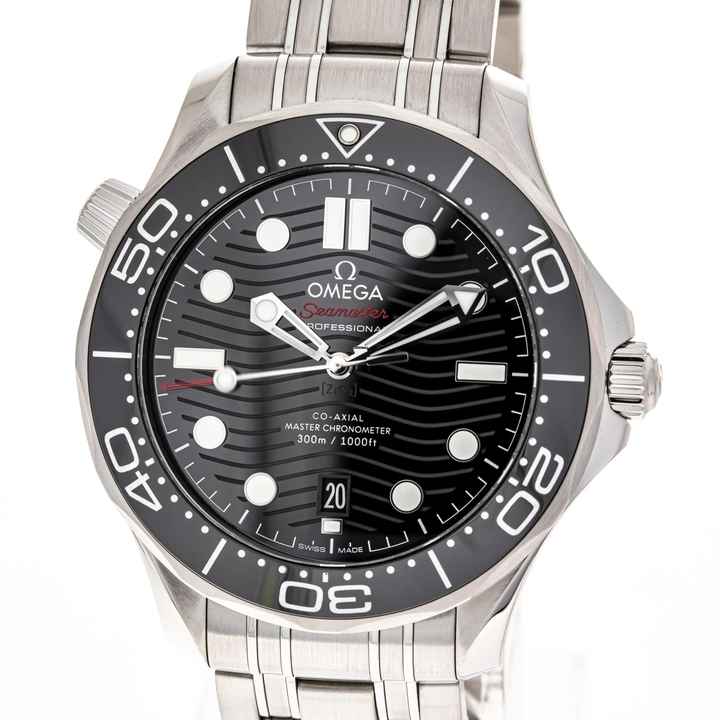  Omega Seamaster Diver 300 M Black 42 – 210.30.42.20.01.001 – NEW & Unworn – 12/2025 Full Set 