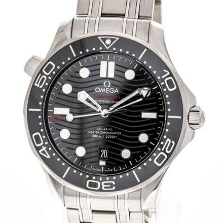  Omega Seamaster Diver 300 M Black 42 – 210.30.42.20.01.001 – NEW & Unworn – 12/2025 Full Set 