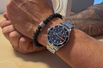 Thumbnail von Rolex Submariner Date 16610T no Holes Box & Papiere Z-Serie aus 2006