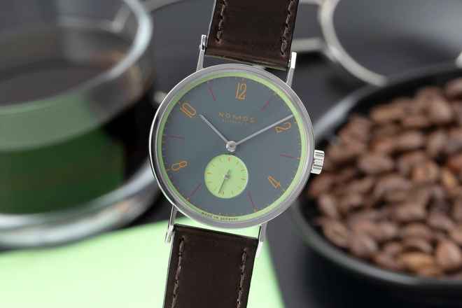  NOMOS Tangente Super 30 Feldmausgrau Stahl Handaufzug Limited B&P 2004 