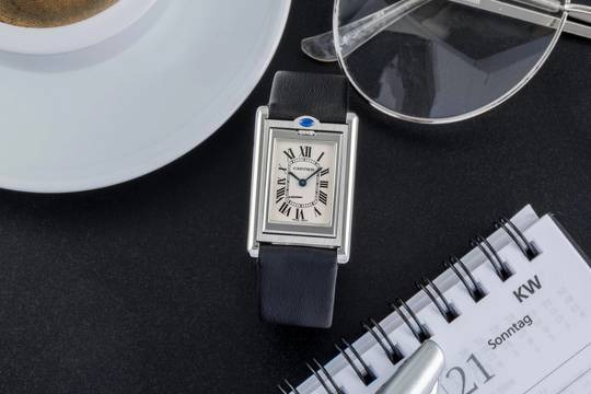  Cartier Tank Basculante Edelstahl unisex Saphirglas Ref. W1011258 Klassiker B&P 