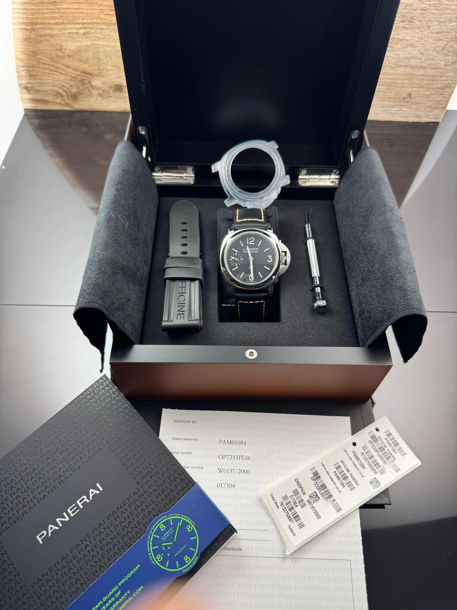 Thumbnail von Panerai Luminor Base Logo 44mm Black Dial Full Set 2020