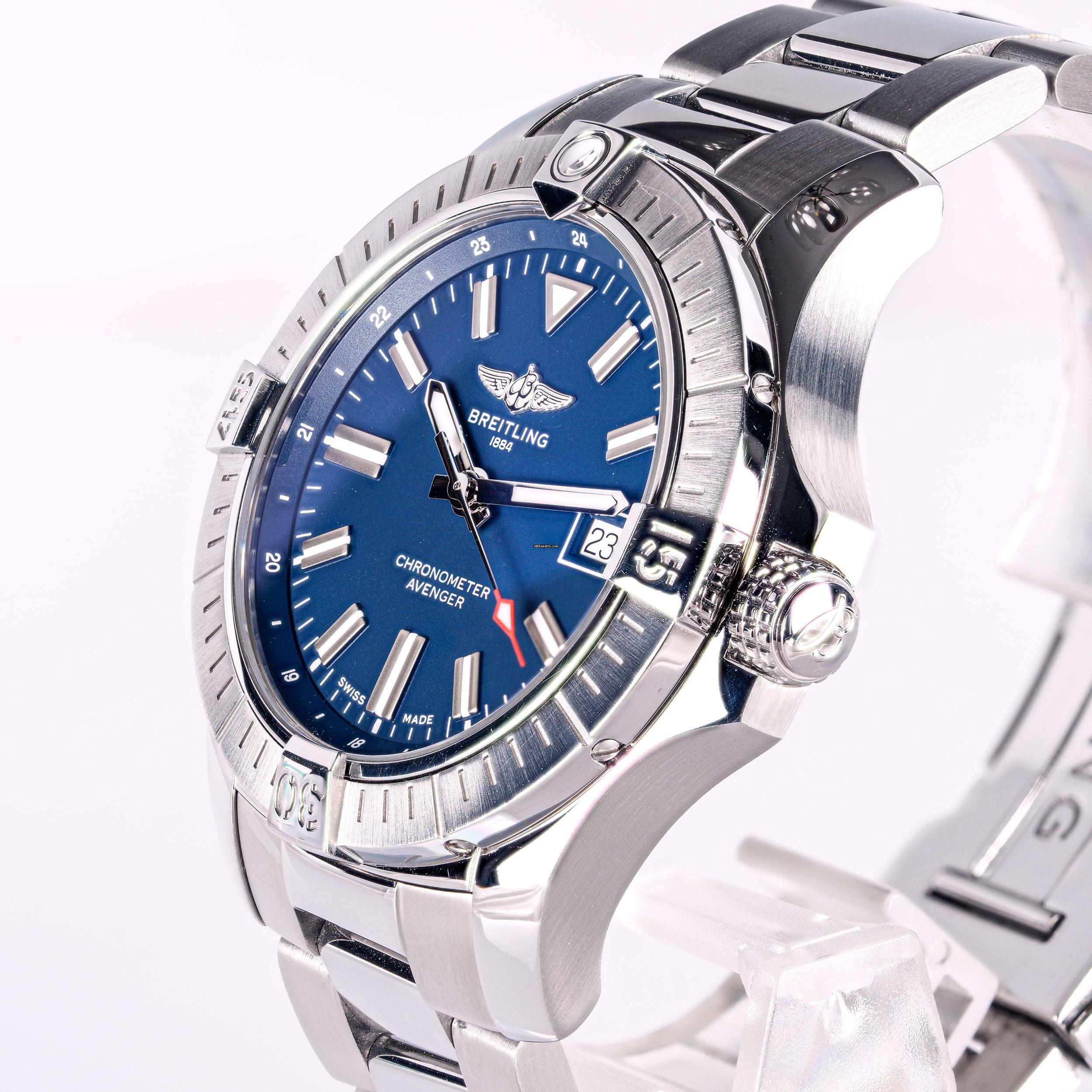  Breitling Avenger Automatic 43 Blue – A17318101C1X1 – like NEW – 2023 Full Set 