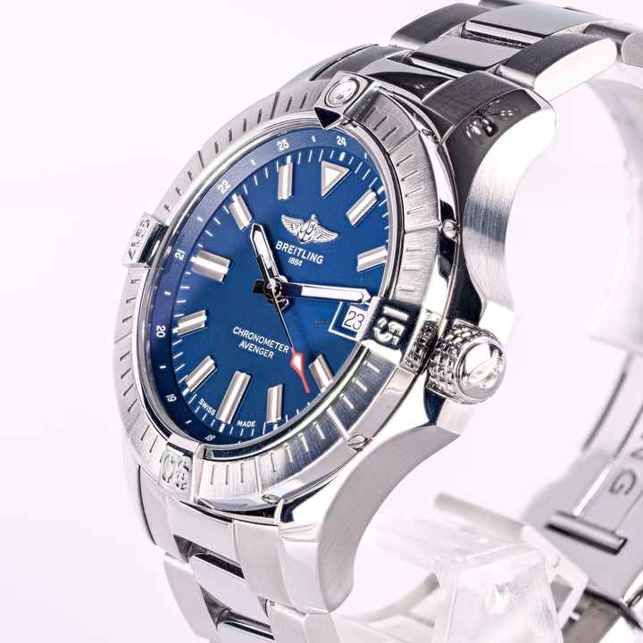  Breitling Avenger Automatic 43 Blue – A17318101C1X1 – like NEW – 2023 Full Set 