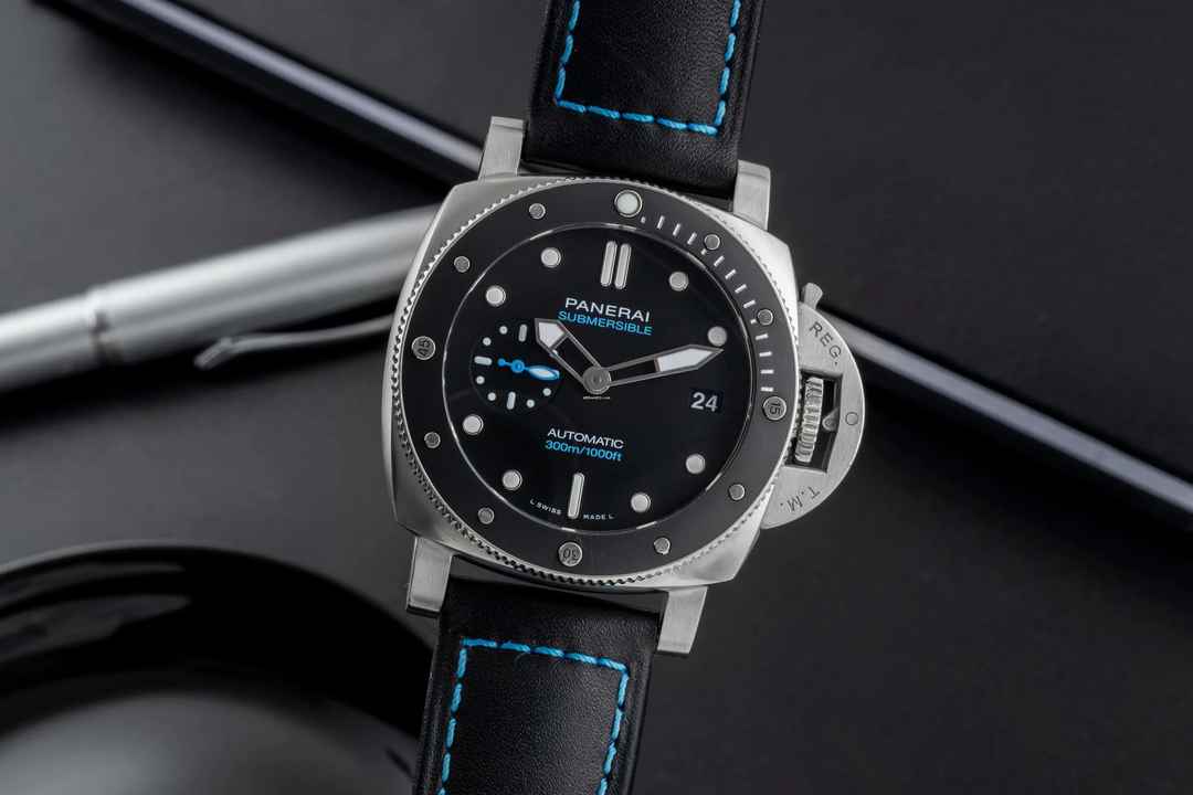  Panerai Luminor Submersible Stahl Automatik Herrenuhr PAM00683 B&P 