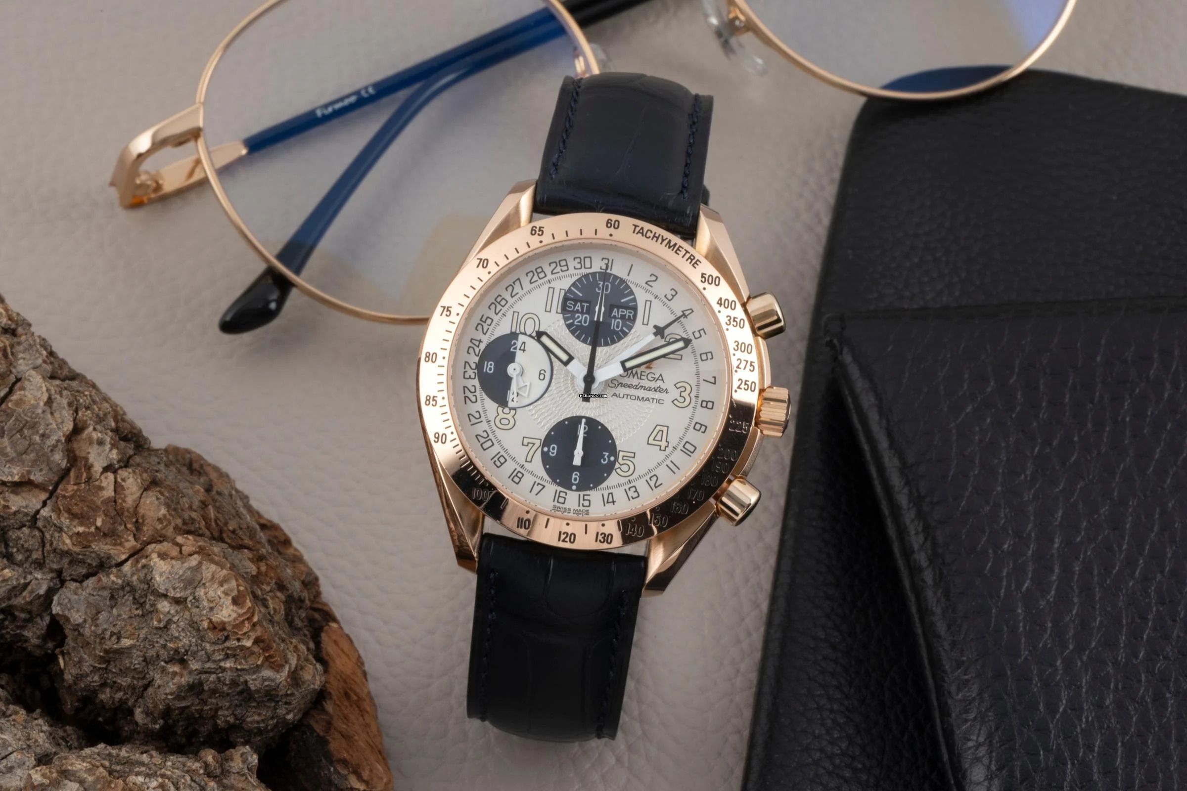 Omega Speedmaster Date Triple Date Panda Chronograph 18K Roségold Ref. 3623.33.01