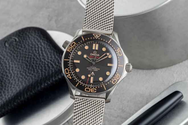  Omega Seamaster Diver 300 M James Bond 007 Titan Automatik 210.90.42.20.01.001 