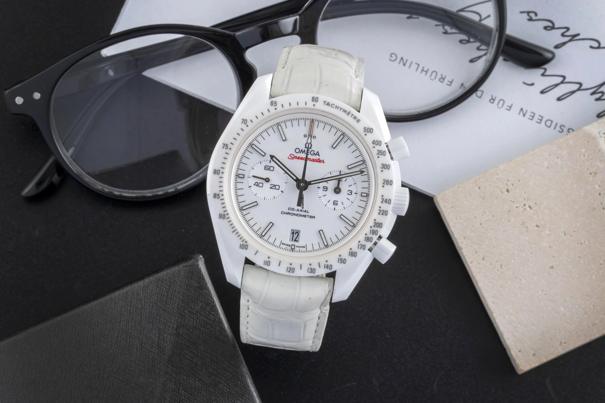 Omega Speedmaster Moonwatch White Side Of The Moon 311.93.44.51.04.002 B&P 2016 