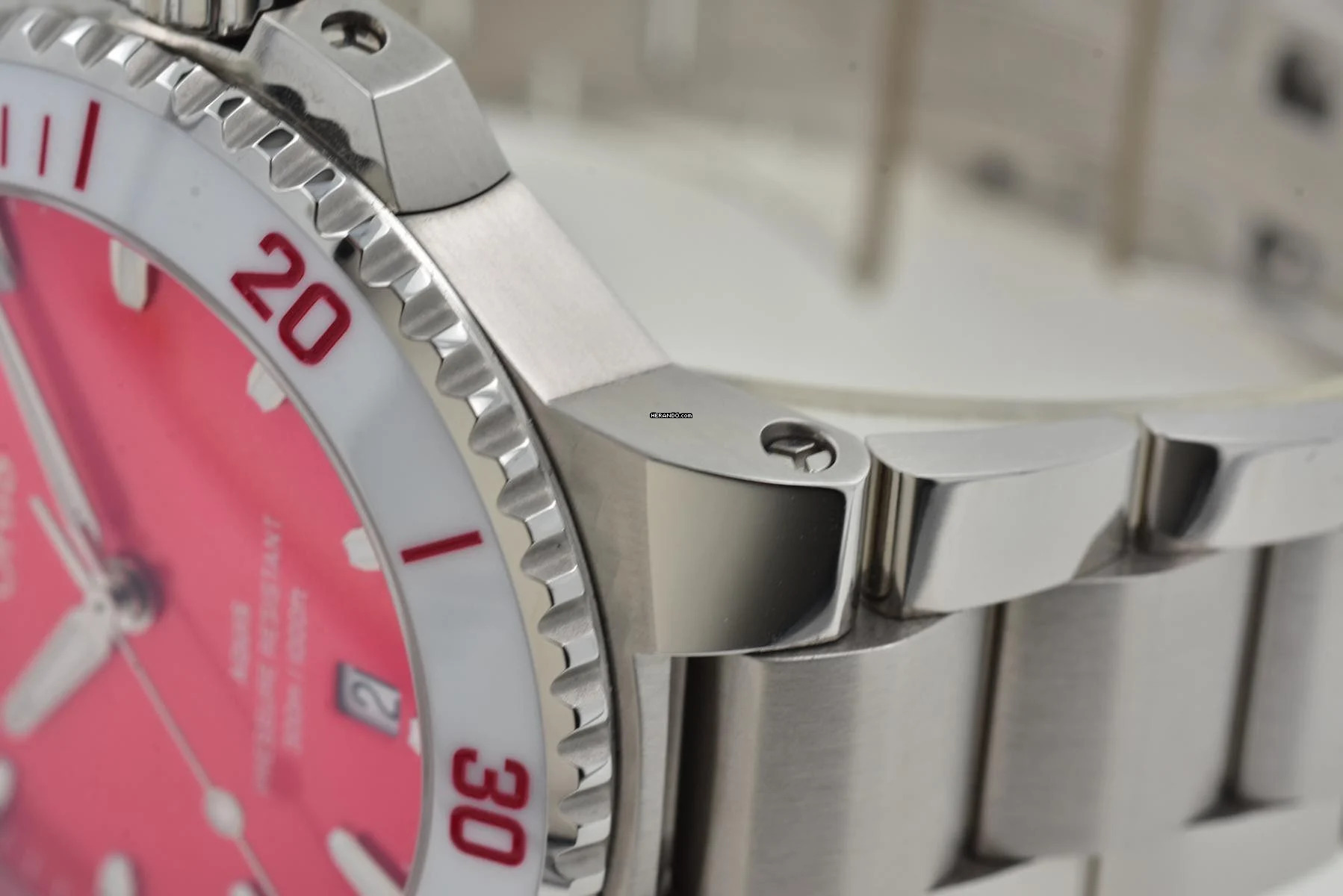  Oris Aquis Date Taste of Summer Red White 01 733 7787 4138-07 8 22 04PEB 