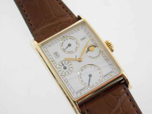  IWC Novecento 18 Karat Gelbgold Novecento Ewiger Kalender mit orig. Papieren mit Krokoband Tresoruhr Deutsche Auslieferung Original Papiere ! 