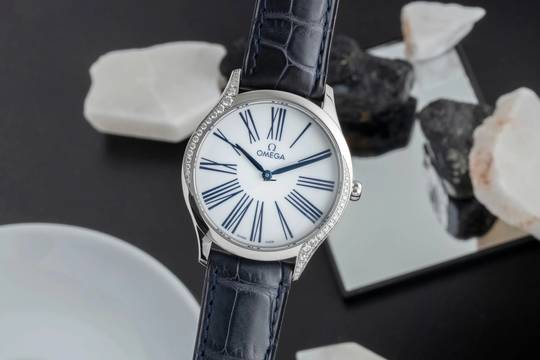  Omega De Ville Trésor Damenuhr Diamanten Ref. 428.17.36.60.04.001 Papiere 