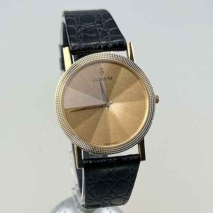  Corum Classic Prisma Diamond Cut Gold Face Ref. 5013756 18 Karat Gelbgold Vintage Full Set OVP Box Papiere Hangtag 