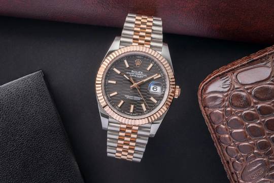  Rolex Datejust 41 Grey Fluted Motif Dial Stahl / Roségold Ref. 126331 B&P 2023 