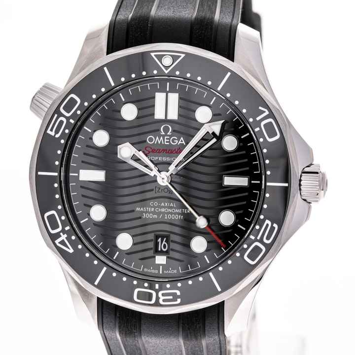  Omega Seamaster Diver 300 M Black 42 – 210.30.42.20.01.001 – NEW & Unworn – 12/2025 Full Set 