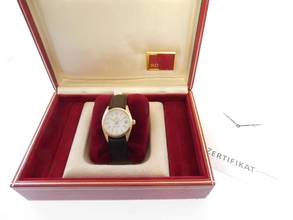 Thumbnail von Rolex Datejust 31 18 Karat Gelbgold Datejust 31 mm Medium mit Krokoband und original Schließe original Box im Top Zustand von 1977