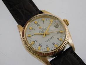 Thumbnail von Rolex Datejust 31 18 Karat Gelbgold Datejust 31 mm Medium mit Krokoband und original Schließe original Box im Top Zustand von 1977