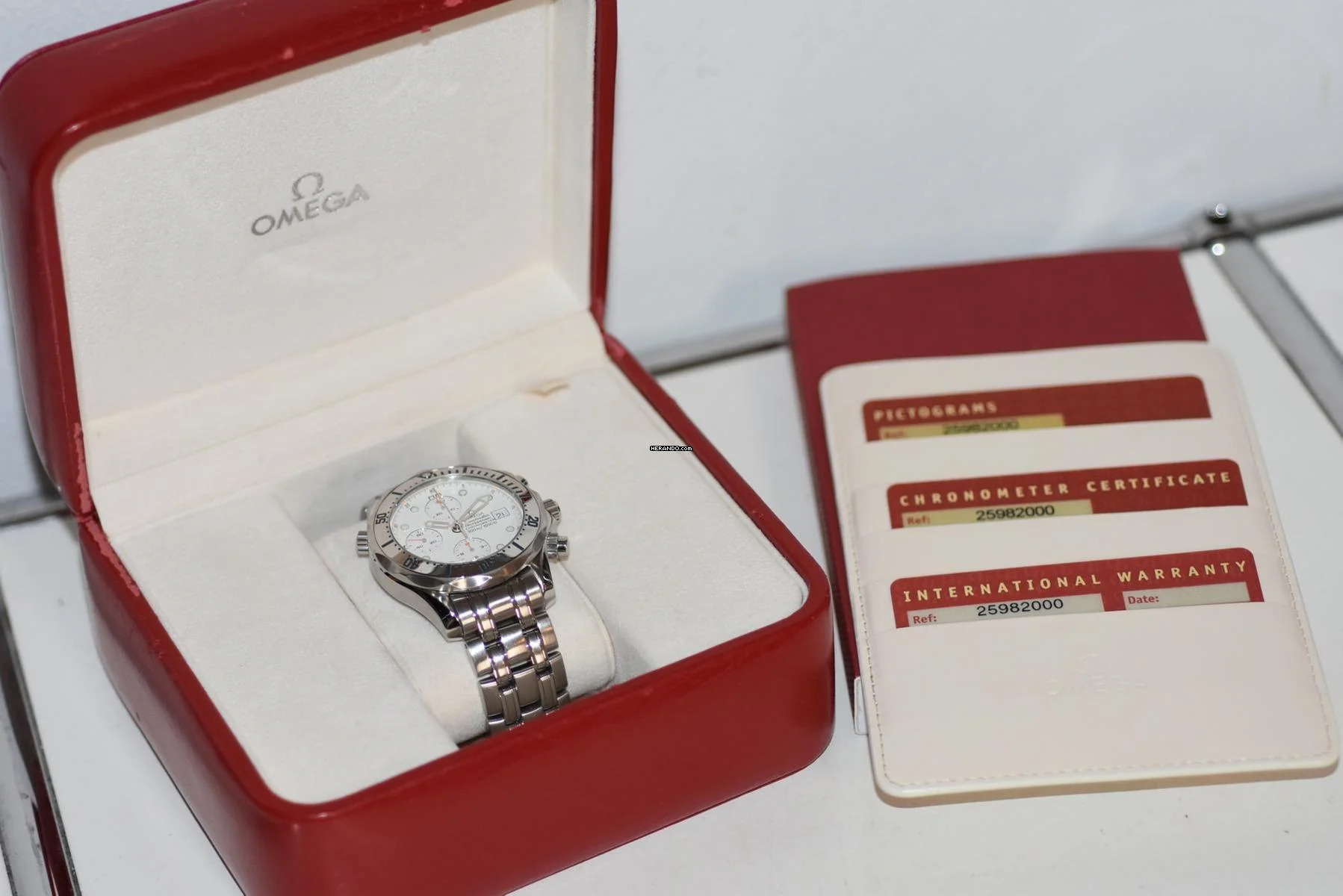 Thumbnail von Omega Seamaster Diver 300 M Professional Chronograph 2598.20 White Dial