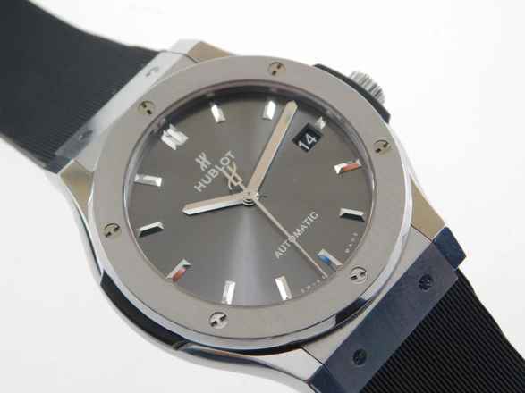  Hublot Classic Fusion Racing Grey im Full Set aus 2021 LC 100 Deutschland Neuzustand mit Kautschukband und Faltschließe 