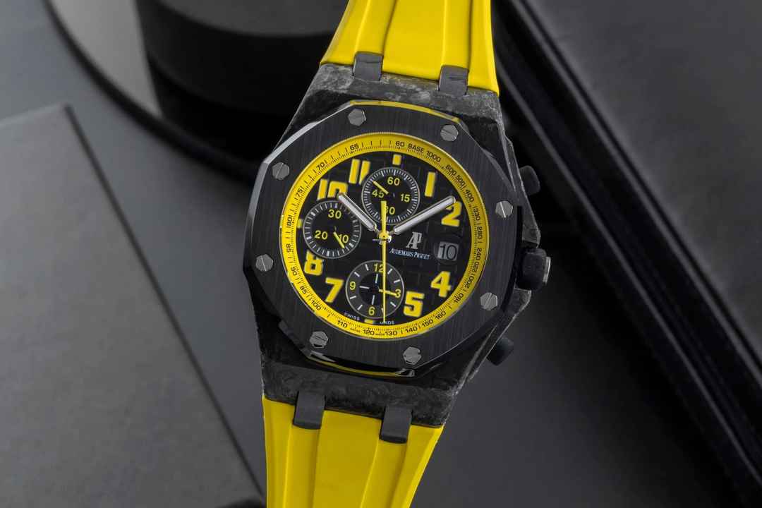  Audemars Piguet Royal Oak Bumble Bee Chronograph Carbon Ref. 26176FO 