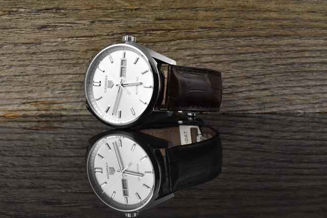  TAG Heuer Carrera Calibre 5 Date Day Silver Dial Automatik - Full Set 2024 