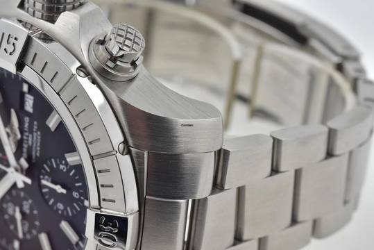  Breitling Super Avenger Chronograph 48 A13375101B1A1 