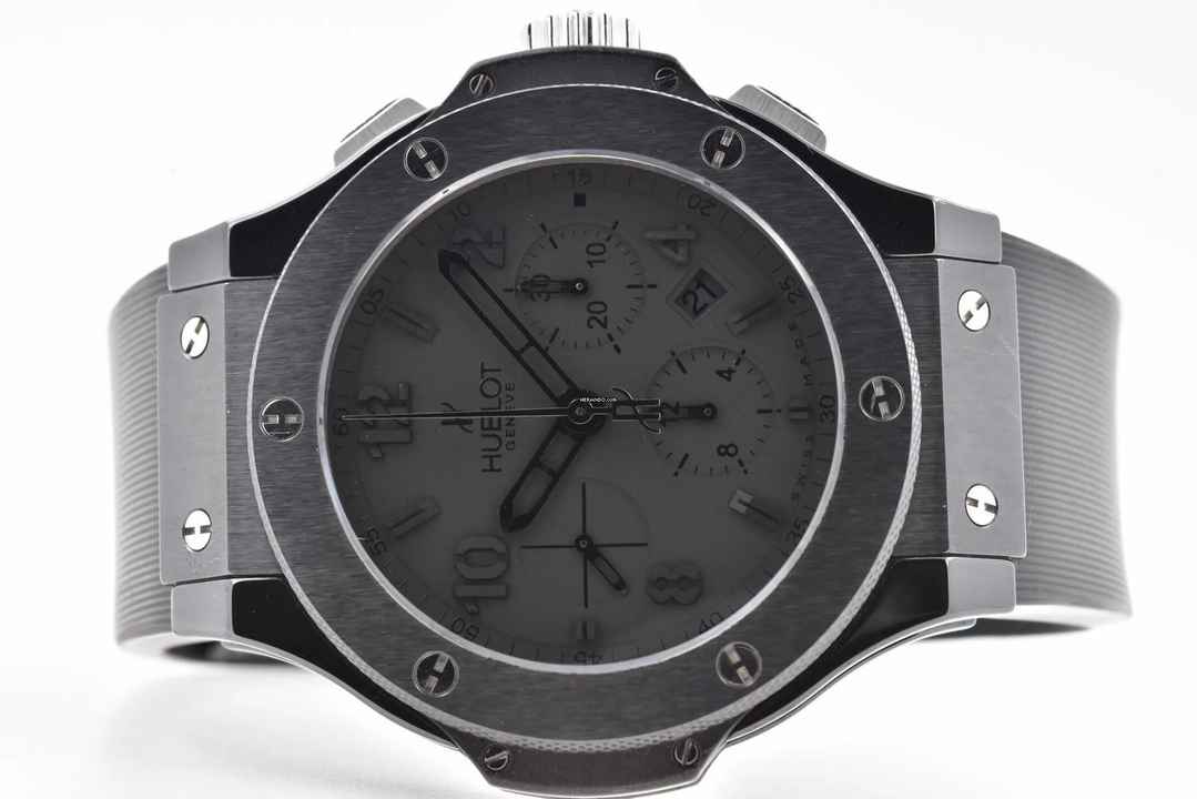  Hublot Big Bang All Black Chronograph 301.CX.134.RX Limited Edition 