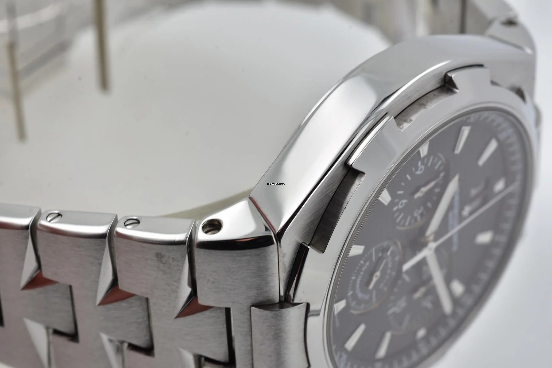 Thumbnail von Vacheron Constantin Overseas Chronograph Black Dial Big Date 49150/B01A-9097