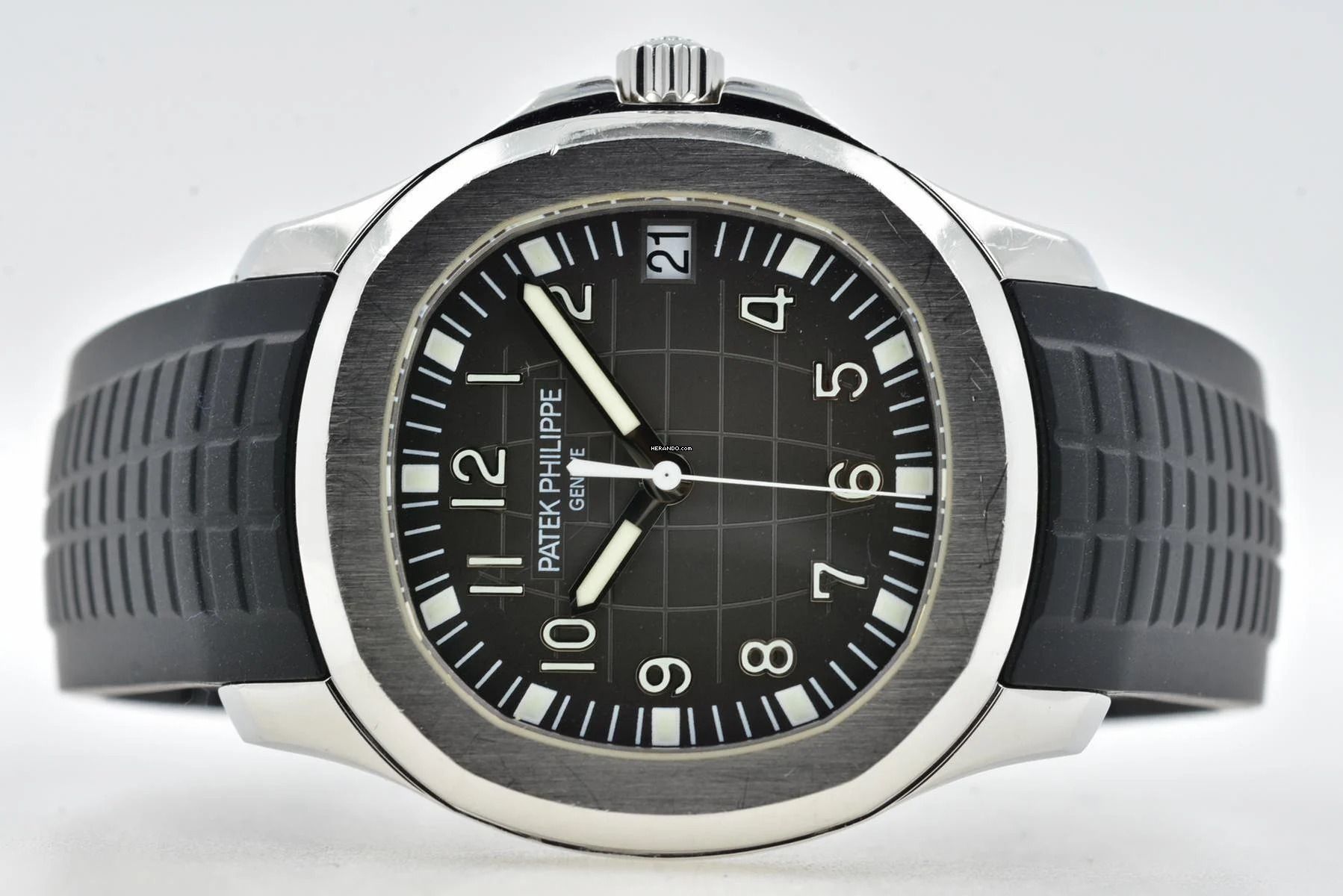  Patek Philippe Aquanaut 38mm Vintage Never polished 5165A-001 