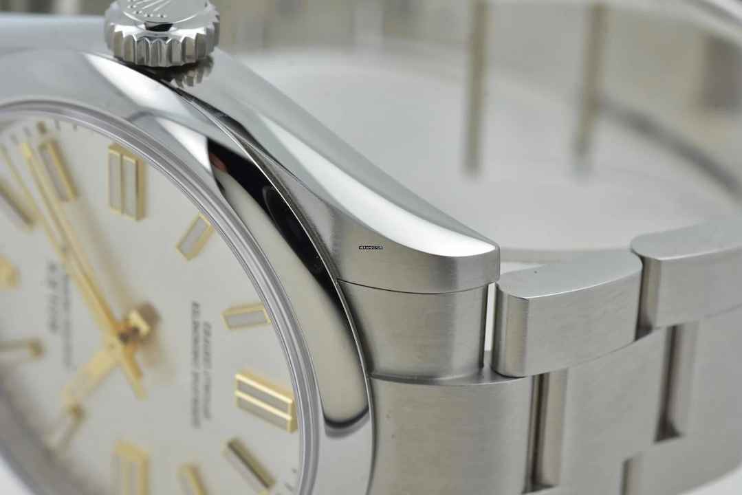  Rolex Oyster Perpetual Automatik 134300 Silver Dial 