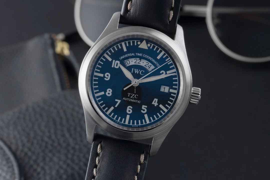  IWC Fliegeruhr Spitfire UTC TZC Edelstahl Automatik Herrenuhr Ref. IW325101 