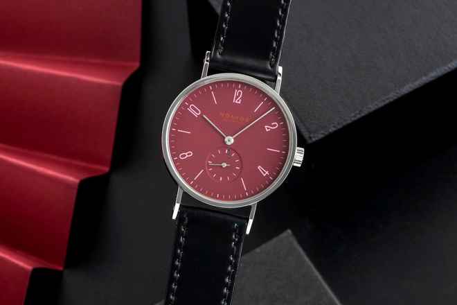  NOMOS Tangente Stahl Handaufzug unisex Tangente Super 30 Granatapfelrot B&P 2004 