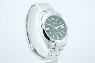 Thumbnail von Rolex Oyster Perpetual 41 Green Dial - With Box And Papers - 124300 2022