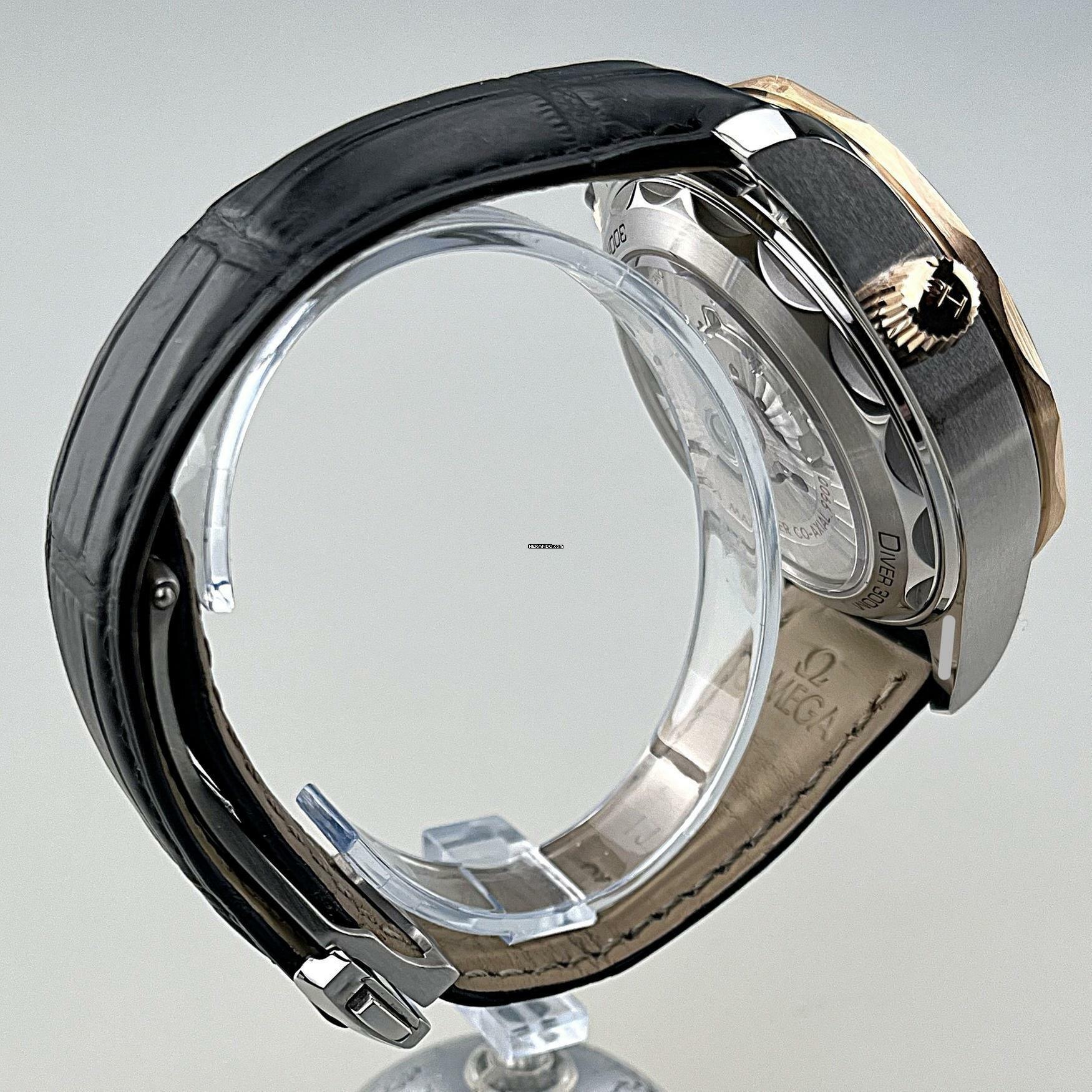 Thumbnail von Omega Seamaster Diver 300 M Professional Diver am Original Omega Lederarmband mit Faltschließe neuwertig Full Set zzgl. Omega Kautschukarmband mit Dornschließe neu