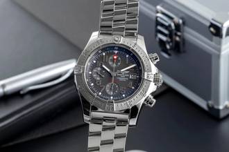 Thumbnail von Breitling Avenger Skyland 45 Chronograph Automatik Ref. A13380-178 B&P 2010