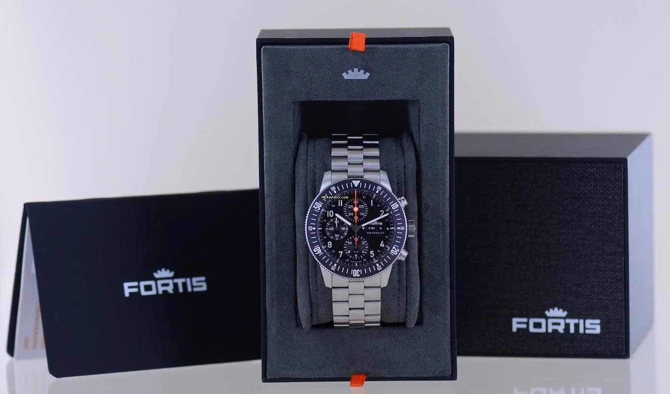 Thumbnail von Fortis N-42 Novonaut Day Date Chronograph Legacy Edition B+P