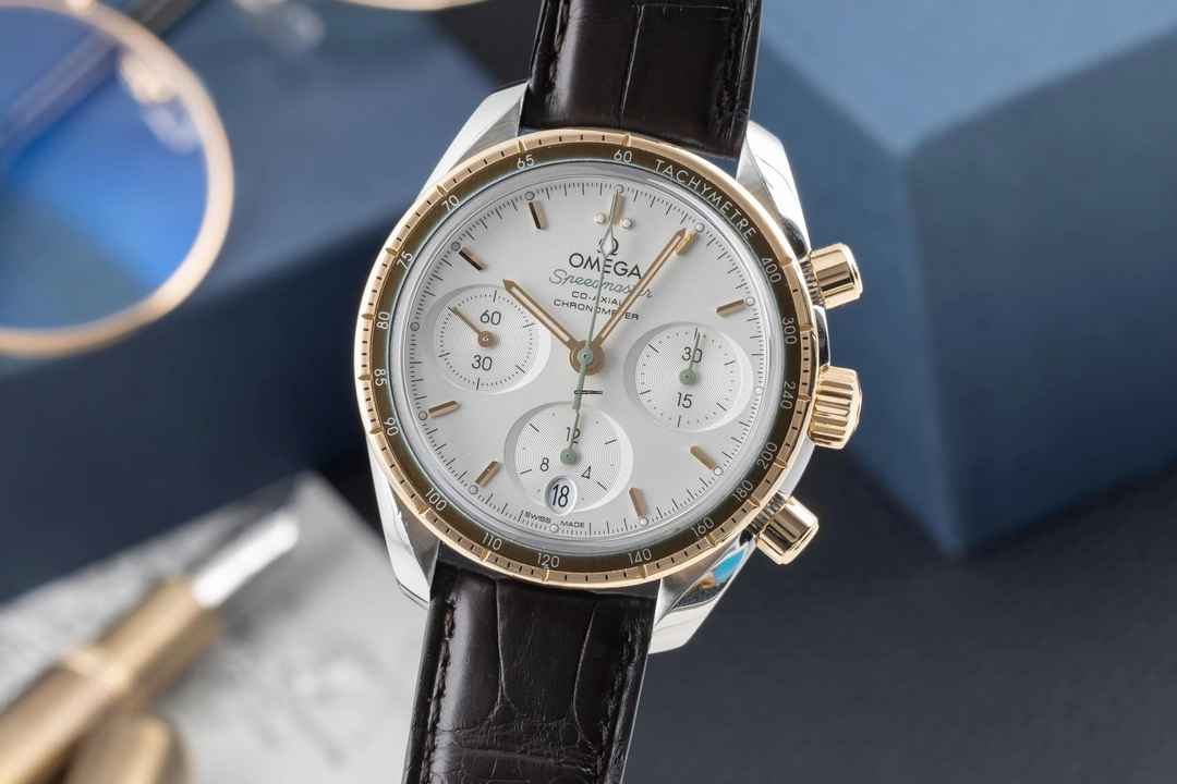  Omega Speedmaster 38 Chronograph Stahl / Gold Ref. 324.23.38.50.02.001 