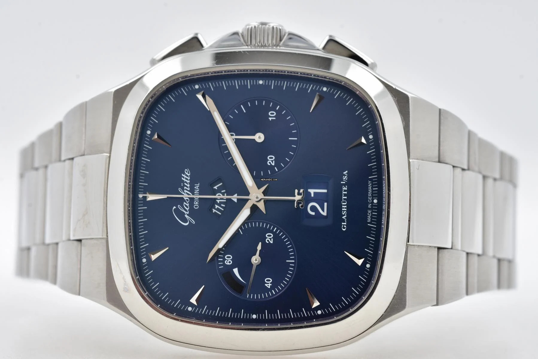 Glashütte Original Seventies Chronograph Panoramadatum Senator Seventies Panorama Date Chronograph 1-37-02-03-02-70