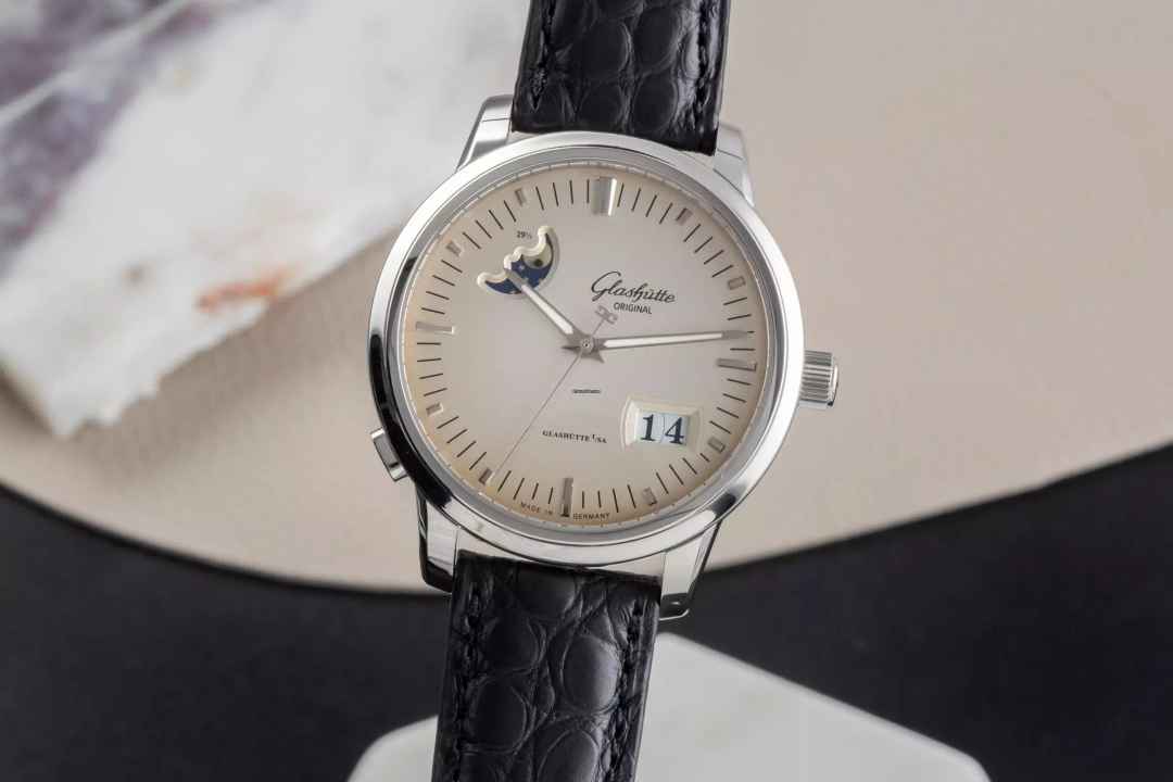  Glashütte Original Senator Panoramadatum Mondphase Ref. 100-04-13-02-04 