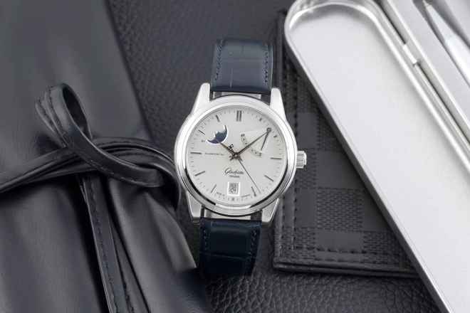  Glashütte Original Senator Automatik Edelstahl Herrenuhr Ref. 39-44-04-12-04 