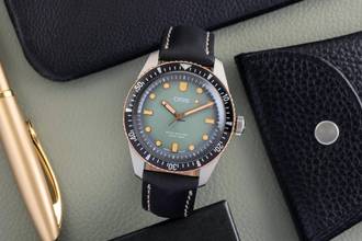 Thumbnail von Oris Divers Sixty Five X Momotaro Stahl / Bronze Automatik Herrenuhr Ref. 01 733 7707 4337 B&P