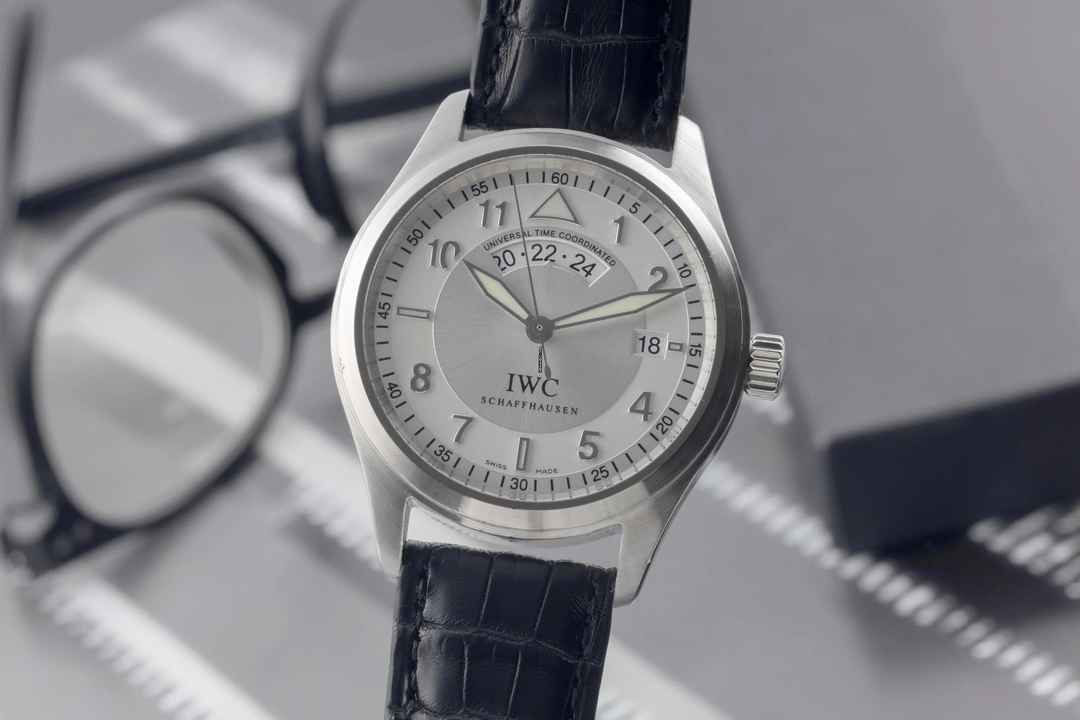  IWC Fliegeruhr Spitfire UTC Edelstahl Automatik Herrenuhr Ref. IW325107 