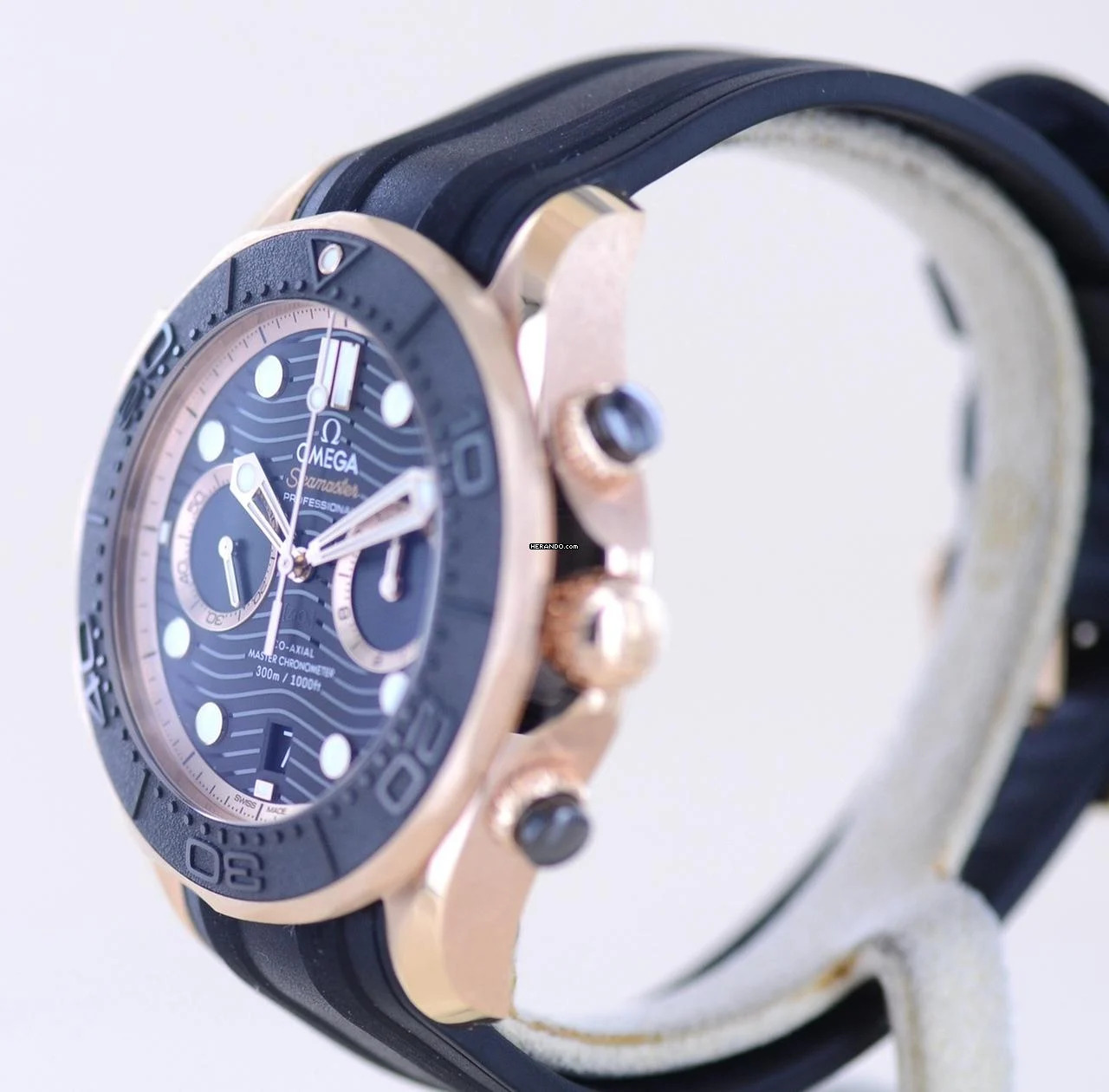 Thumbnail von Omega Seamaster Diver 300 M Chronograph 18K Sedna Gold 44mm B+P Cal 9901
