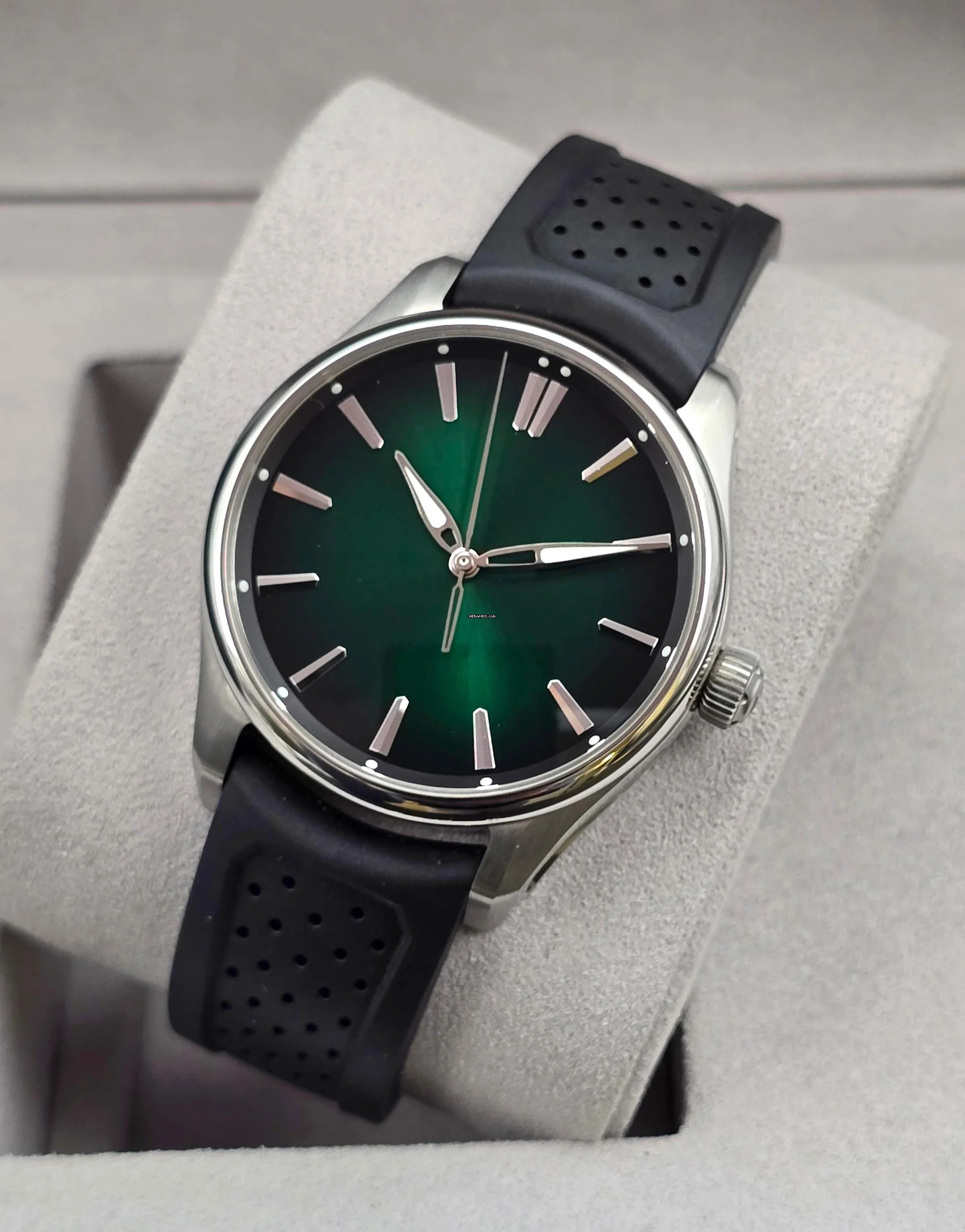 Thumbnail von H.Moser & Cie. Pioneer Centre Seconds 3201-1201 Cosmic Green Unworn/New Condition Full Set 12/2025