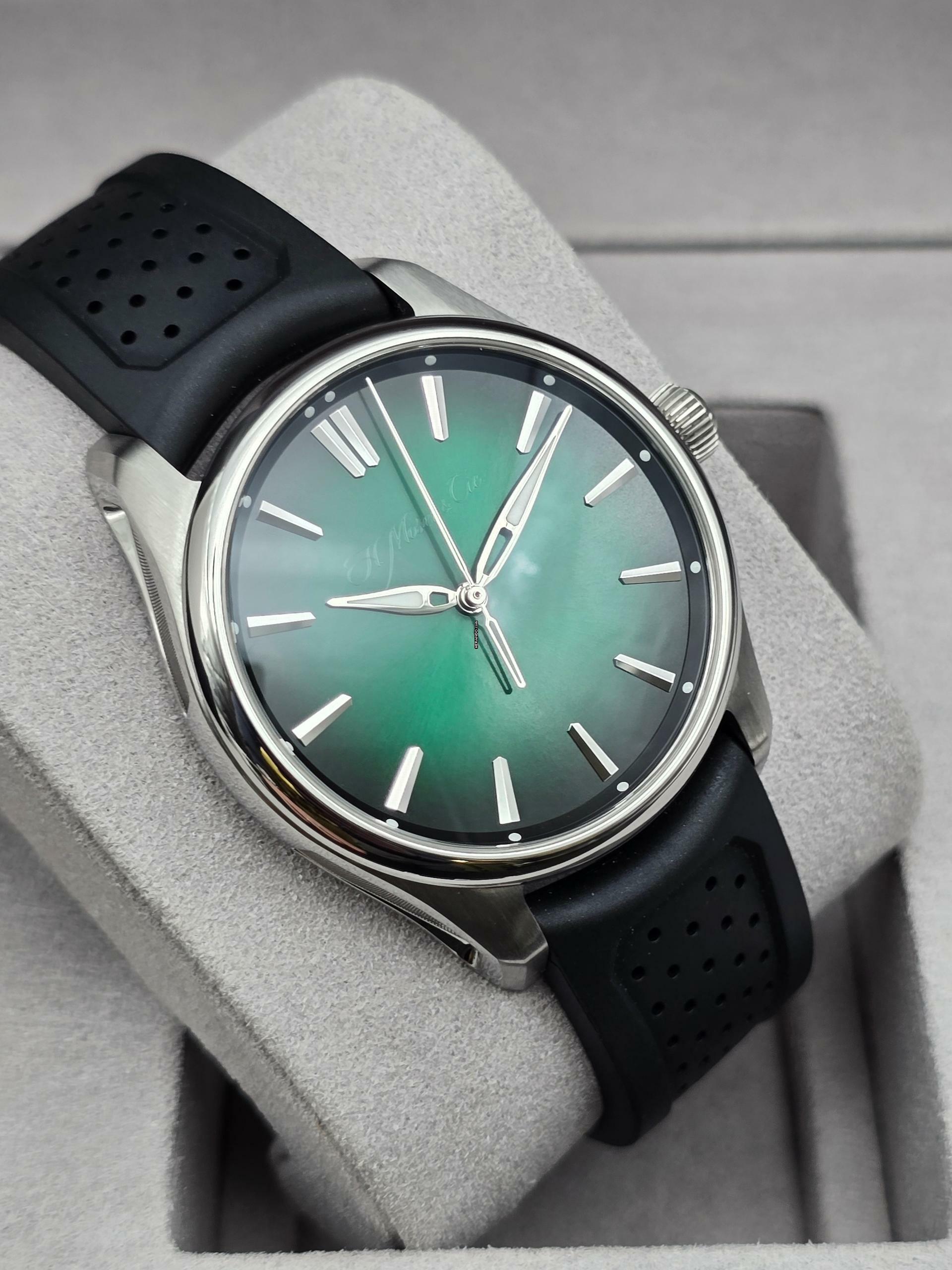 Thumbnail von H.Moser & Cie. Pioneer Centre Seconds 3201-1201 Cosmic Green Unworn/New Condition Full Set 12/2025