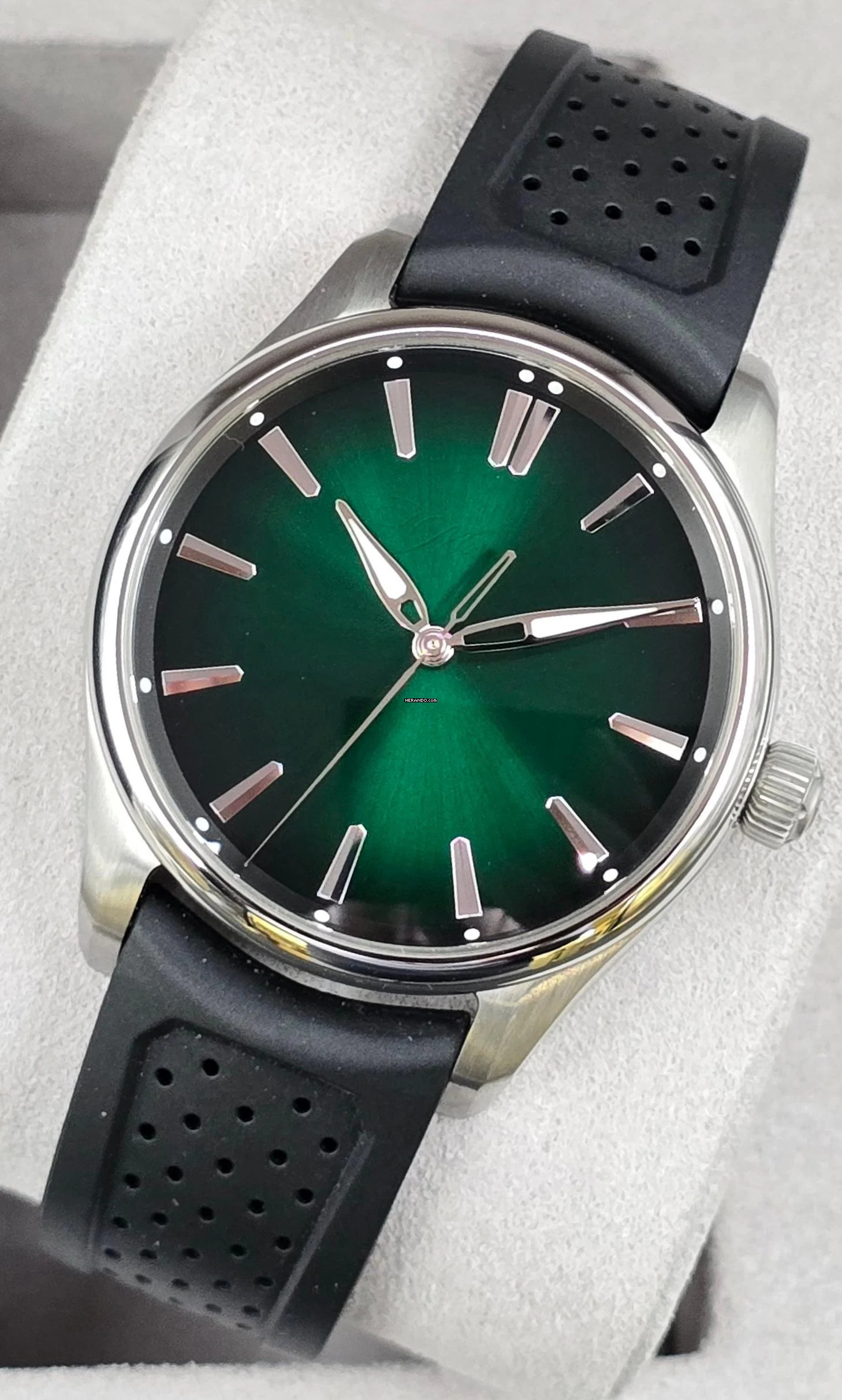  H.Moser & Cie. Pioneer Centre Seconds 3201-1201 Cosmic Green Unworn/New Condition Full Set 12/2025 